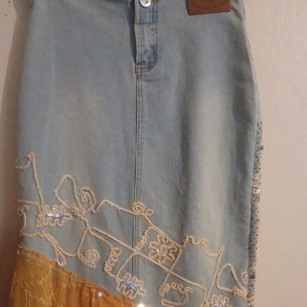 Elegant Denim Pencil Skirt with Gold Embroidery
